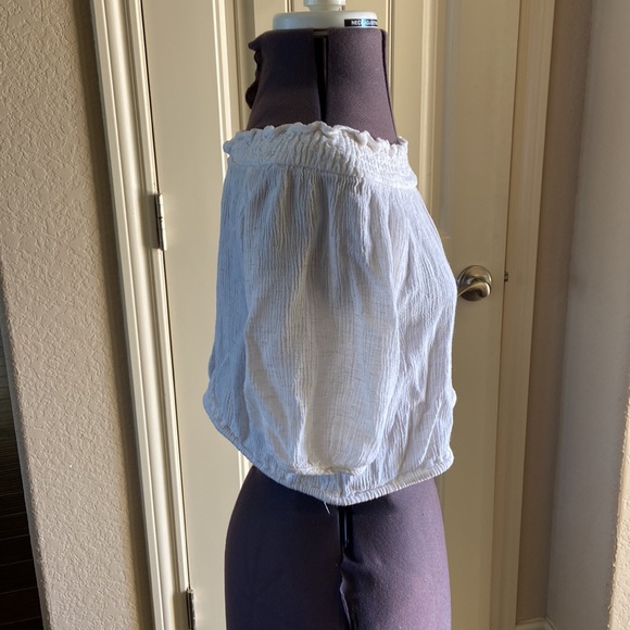 Cream-Colored Comfy Crop Top - Picture 5 of 6